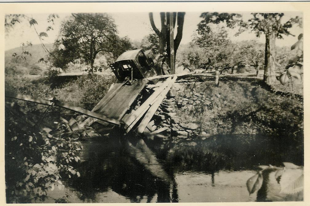 1972.47.18 Truck Accident on Brokow Bridge in Nepaug